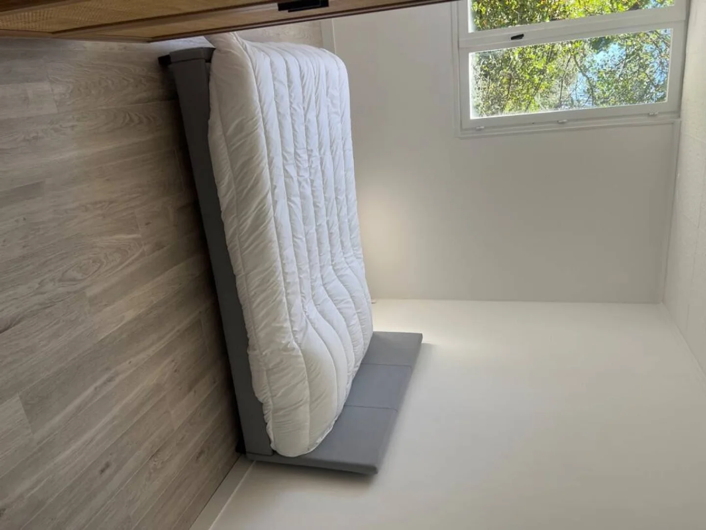 Quarto de estudante confortável e espaçoso em 