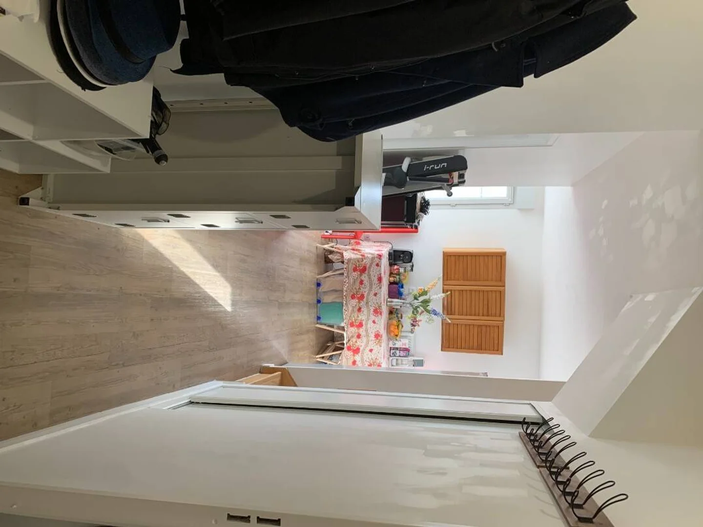 Affordable room for students with ample lighting in 