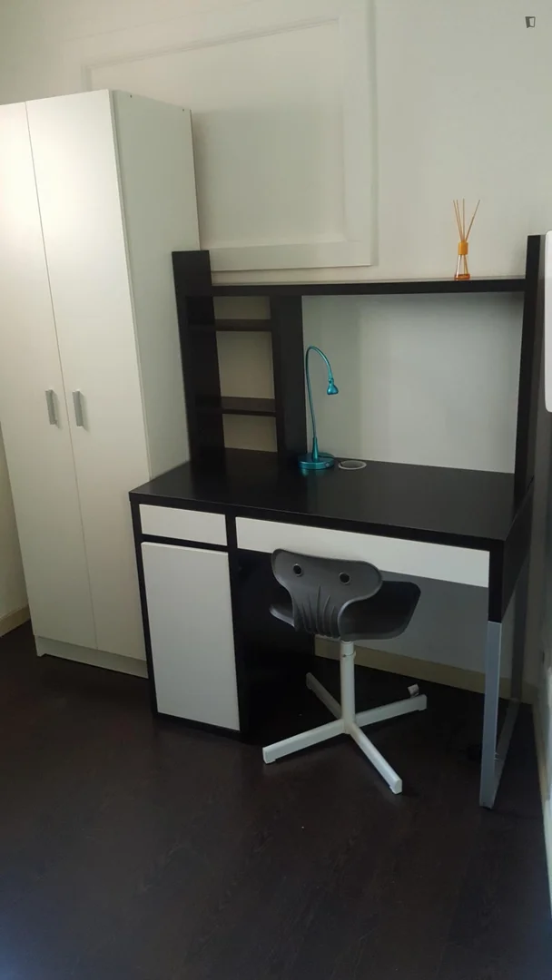 Cozy room for students available in 