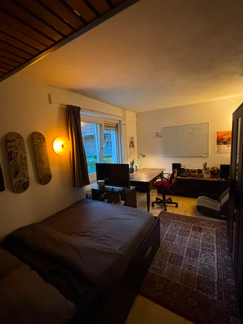 Zimmer in Studentenwohnung in  zu vermieten, voll möbliert