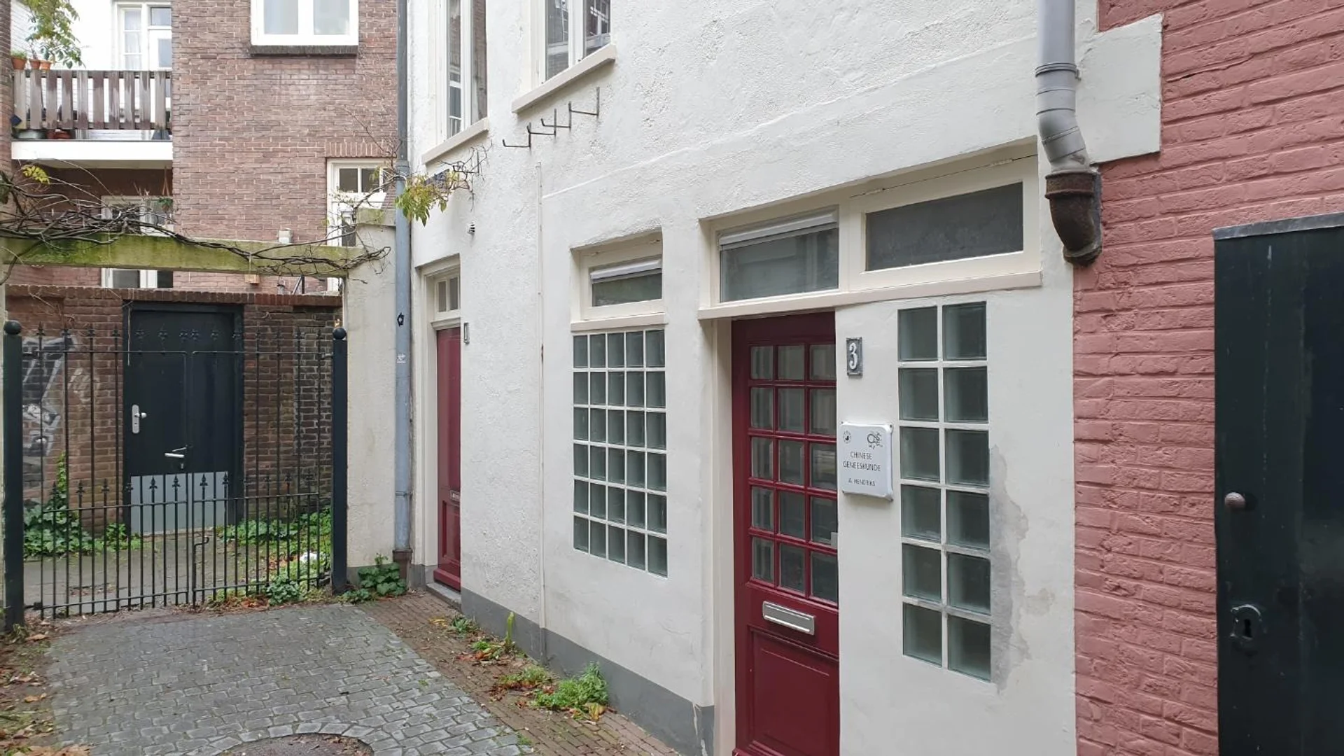 Budget-friendly student room close to campus in 