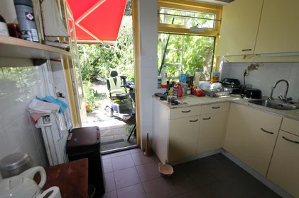 Quarto privado em van Beethovenlaan, imagem 2 de 7