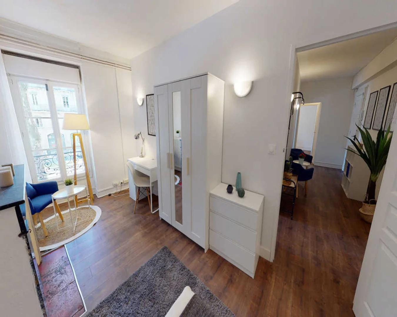 Bright and airy student room with easy university access in 