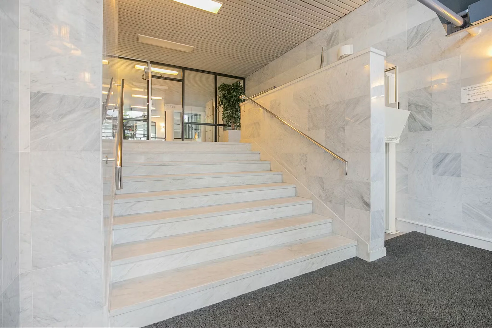 Funktionelles Studentenzimmer perfekt zum Studieren in 