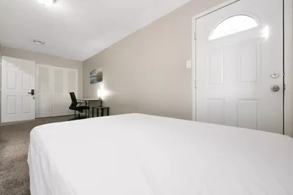 Private room at 85035, image 19 of 49