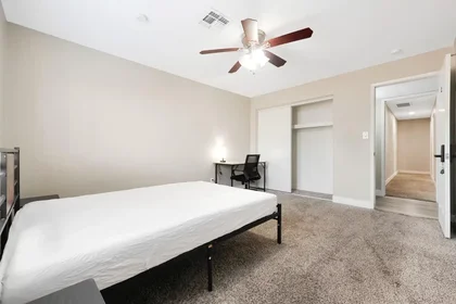 Private room at 85035, image 22 of 49