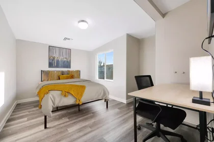 Private room at 85035, image 30 of 49