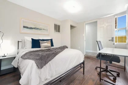 Private room at 85035, image 31 of 49