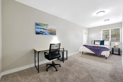 Private room at 85035, image 32 of 49