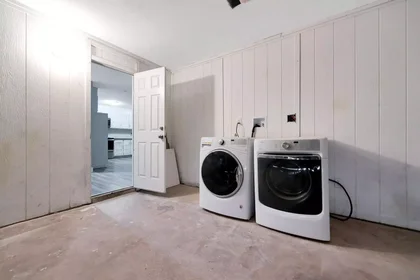 Private room at 85035, image 43 of 49