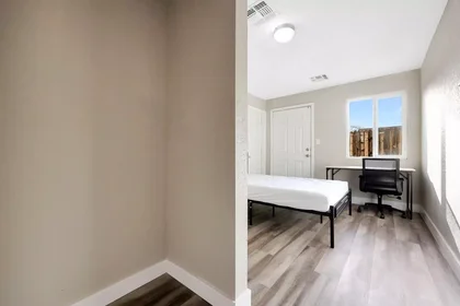 Private room at 85035, image 6 of 49