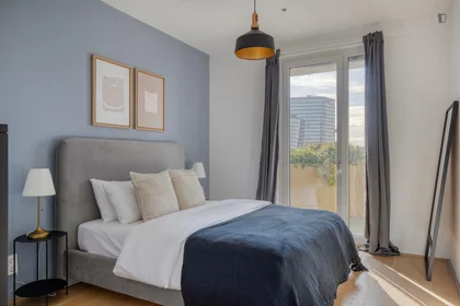 Logement entier à Canettistraße, image 1 de 10
