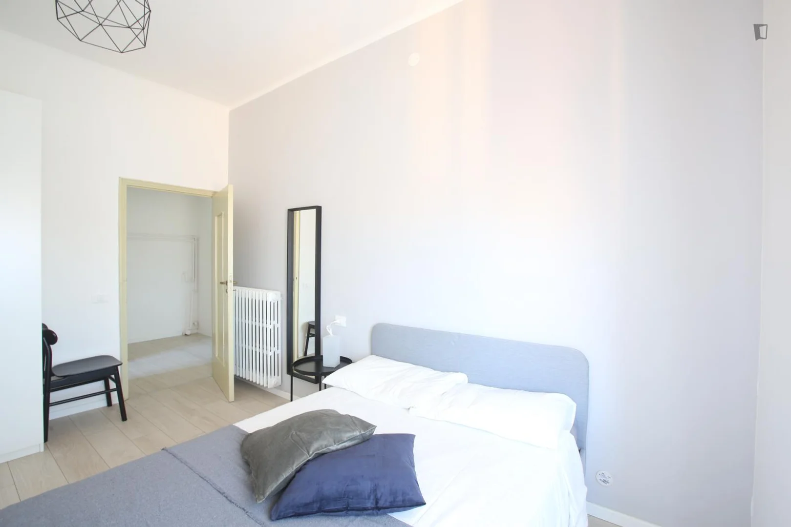 Funktionelles Studentenzimmer perfekt zum Studieren in 