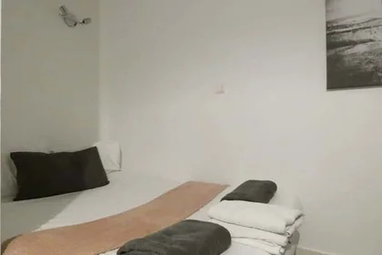 Dairenin tamamı konumu 18 Rue d'Alger, 44100 Nantes, Francia, 7 10 görüntüsü