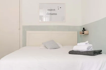 Quarto privado em Carrer de València, 337, Eixample, 08009 Barcelona, Spagna, imagem 2 de 27