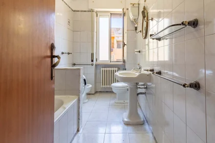 Private room at Via Gioacchino da Fiore, 13, 65127 Pescara PE, Italia, image 8 of 18