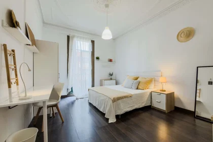 Quarto privado em Carrer de València, 337, Eixample, 08009 Barcelona, Spagna, imagem 1 de 29