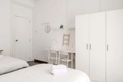 Quarto privado em Carrer de València, 337, Eixample, 08009 Barcelona, Spagna, imagem 2 de 29