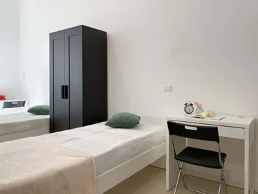 Quarto privado em Via Cavour, 46, 86100 Campobasso CB, Italia, imagem 1 de 10