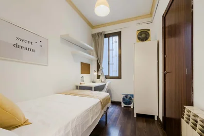 Quarto privado em Carrer de València, 337, Eixample, 08009 Barcelona, Spagna, imagem 8 de 30