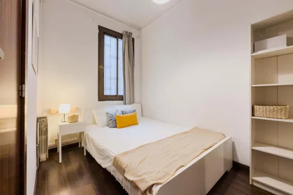 Quarto privado em Carrer de València, 337, Eixample, 08009 Barcelona, Spagna, imagem 1 de 28