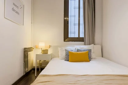 Quarto privado em Carrer de València, 337, Eixample, 08009 Barcelona, Spagna, imagem 2 de 28