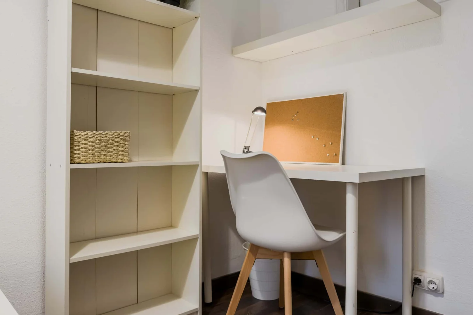 Quarto amigo do estudante em  com comodidades modernas