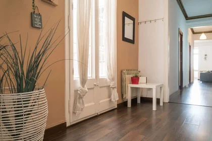 Quarto privado em Carrer de València, 337, Eixample, 08009 Barcelona, Spagna, imagem 16 de 26
