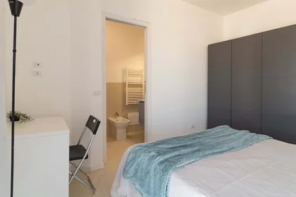 Chambre privée à Via Cavour, 46, 86100 Campobasso CB, Italia, image 9 de 19