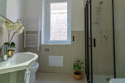 Chambre privée à Via Cavour, 46, 86100 Campobasso CB, Italia, image 8 de 19