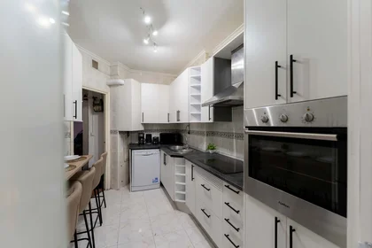 Quarto privado em Av. de la Ciudad de Barcelona, 119, Retiro, 28007 Madrid, Spain, imagem 25 de 45