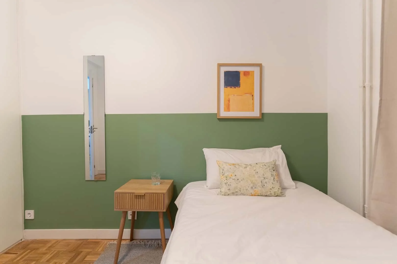 Quarto acolhedor para estudantes disponível em 