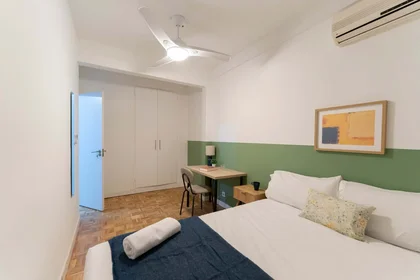 Quarto privado em Av. de la Ciudad de Barcelona, 119, Retiro, 28007 Madrid, Spain, imagem 2 de 44