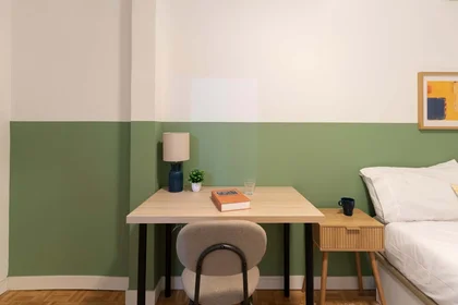 Quarto privado em Av. de la Ciudad de Barcelona, 119, Retiro, 28007 Madrid, Spain, imagem 6 de 44
