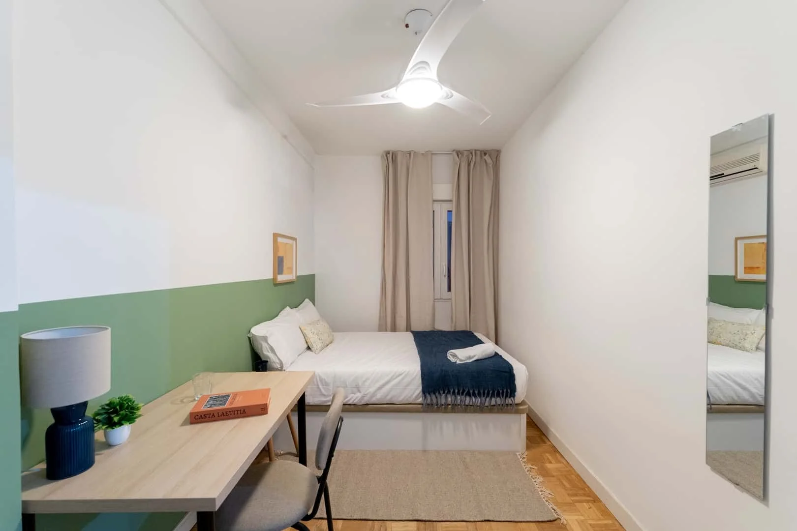 Quarto de estudante económico perto do campus em 