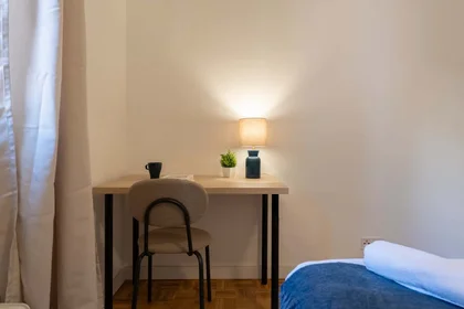 Quarto privado em Av. de la Ciudad de Barcelona, 119, Retiro, 28007 Madrid, Spain, imagem 2 de 44