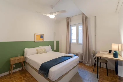 Quarto privado em Av. de la Ciudad de Barcelona, 119, Retiro, 28007 Madrid, Spain, imagem 3 de 44