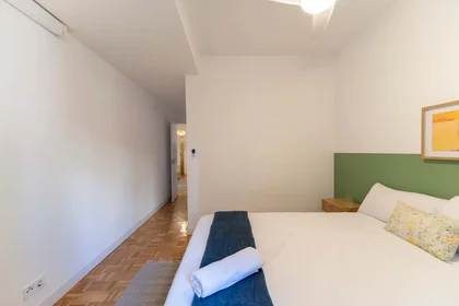 Quarto privado em Av. de la Ciudad de Barcelona, 119, Retiro, 28007 Madrid, Spain, imagem 4 de 44