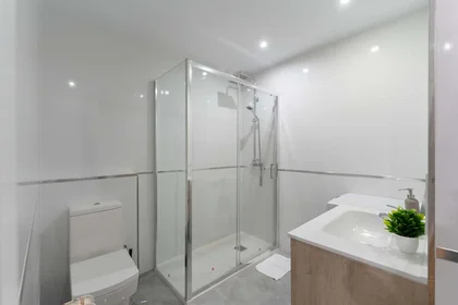 Quarto privado em Av. de la Ciudad de Barcelona, 119, Retiro, 28007 Madrid, Spain, imagem 7 de 44