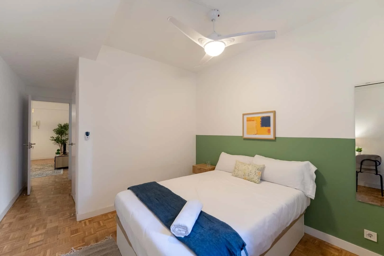 Quarto para alugar em apartamento de estudantes em , totalmente mobilado