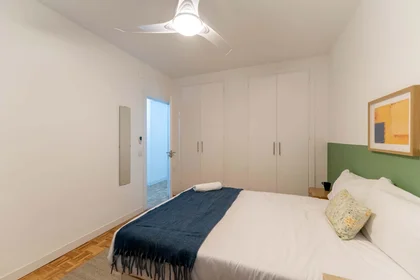 Quarto privado em Av. de la Ciudad de Barcelona, 119, Retiro, 28007 Madrid, Spain, imagem 5 de 46