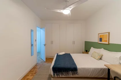 Quarto privado em Av. de la Ciudad de Barcelona, 119, Retiro, 28007 Madrid, Spain, imagem 6 de 46