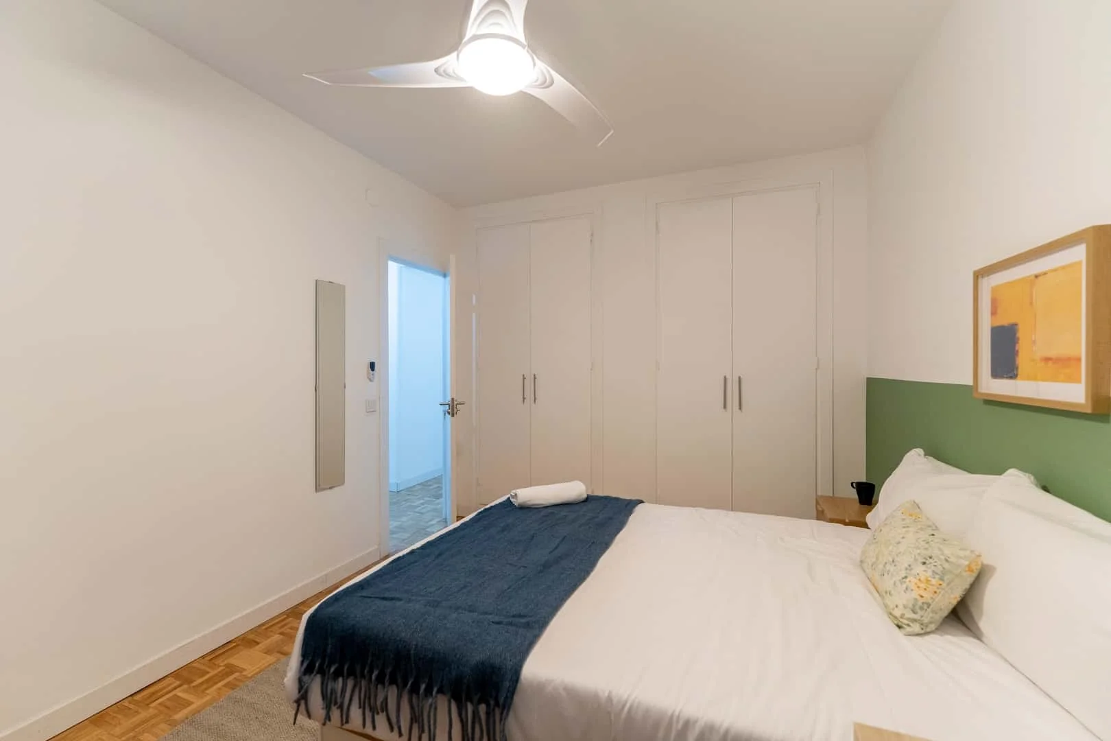 Quarto de estudante económico perto do campus em 