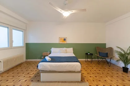 Quarto privado em Av. de la Ciudad de Barcelona, 119, Retiro, 28007 Madrid, Spain, imagem 10 de 48