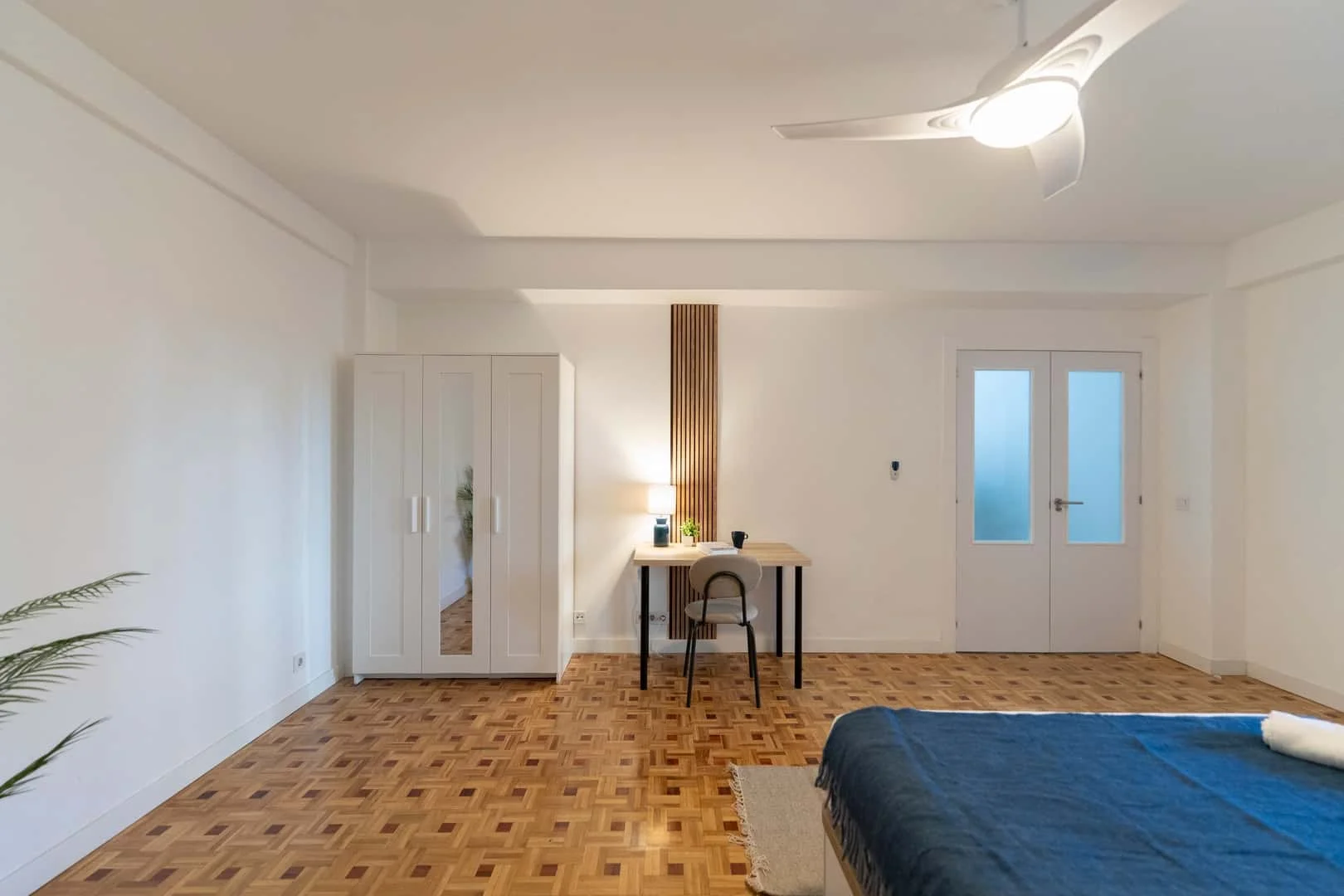Quarto para alugar em apartamento de estudantes em , totalmente mobilado