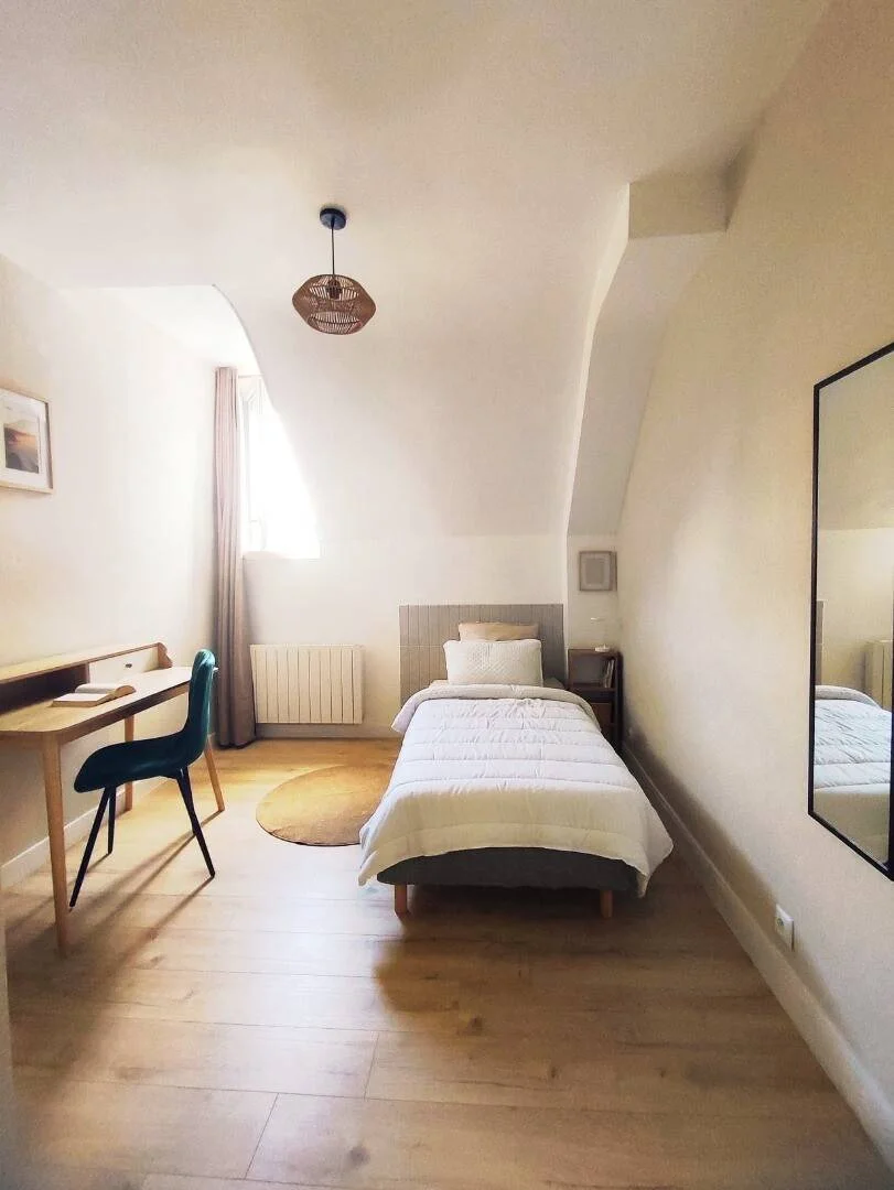 Habitación en apartamento estudiantil en alquiler en , completamente amueblado