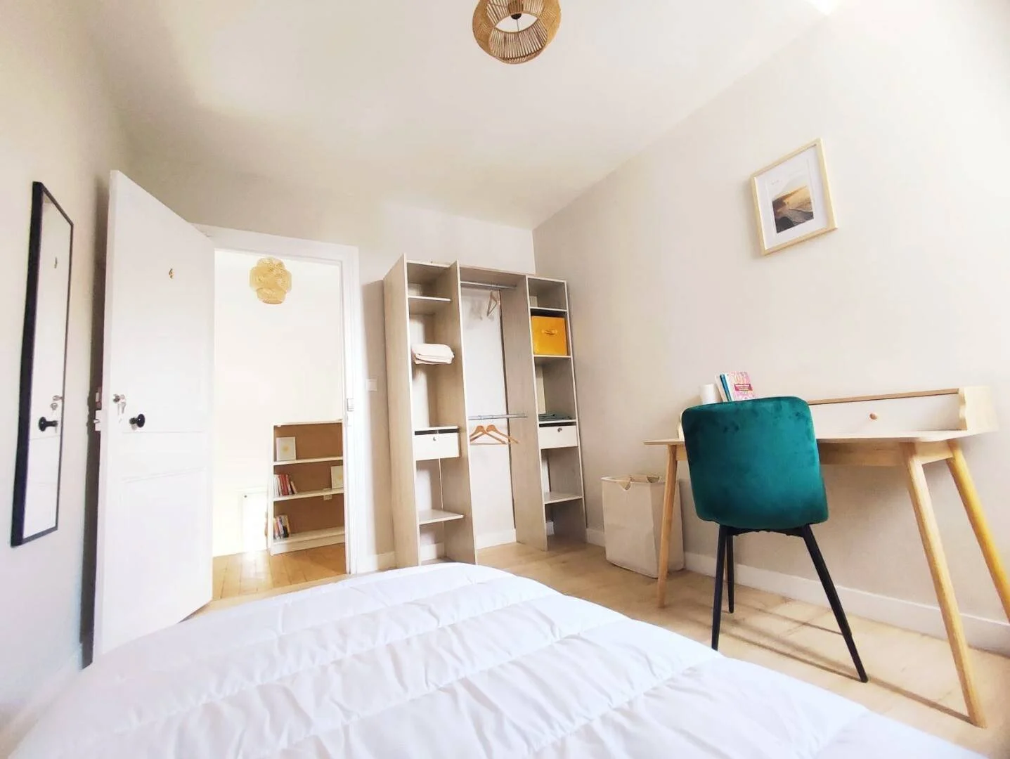 Habitación acogedora para estudiantes disponible en 
