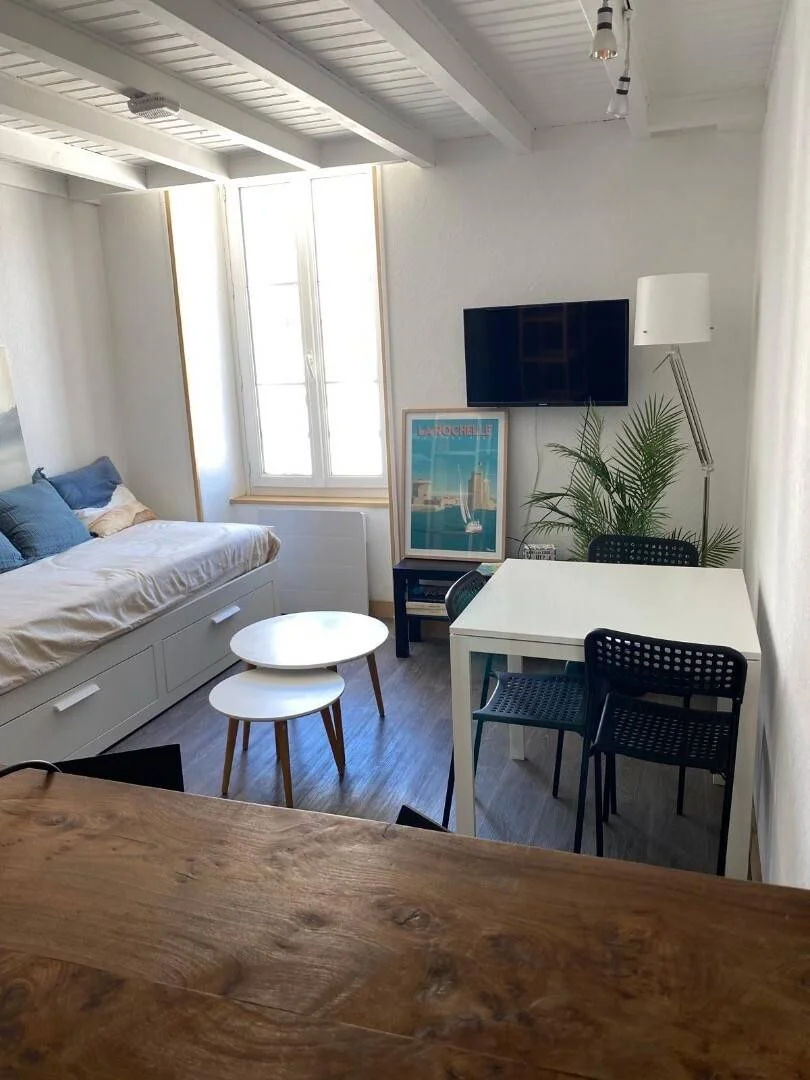 Chambre à louer dans un appartement d'étudiant à , entièrement meublée