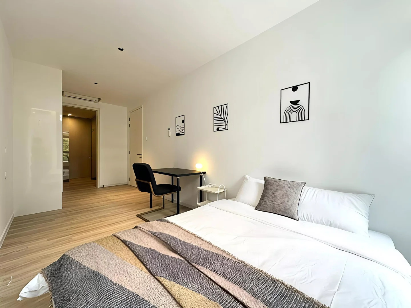 Zimmer in Studentenwohnung in  zu vermieten, voll möbliert