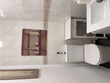 Stanza privata in Avenida José Mesa y López 63, immagine 18 di 19